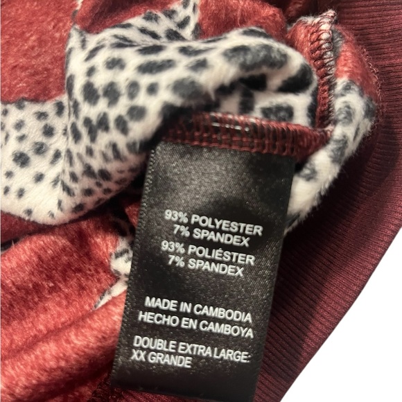 NWT Room Service Leopard Print Burgundy Women's Top Size XXL - Picture 8 of 11